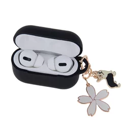 AirPods 3 tartó - fekete szilikon karabinerrel, medállal-1