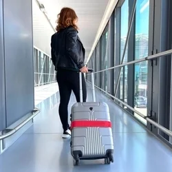 Kiegészítő tartozék: Tépőzáras bőrönd pánt, piros -3