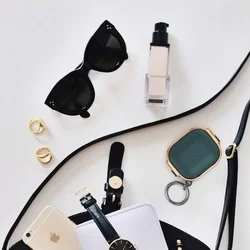 Tech- Protect Rough Lux Airpods Pro 1 /2 tartó - fekete szilikon tok, arany műanyag kerettel, karabinerrel-1