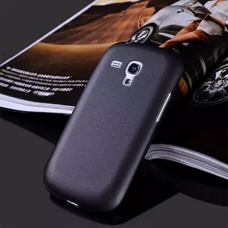 Telefontok Samsung Galaxy S3 mini - ultravékony műanyag tok fekete